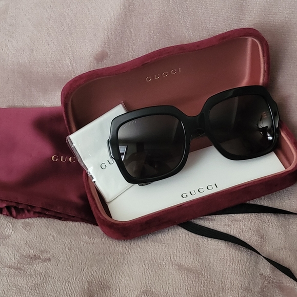 Gucci Sunglasses authentic - Picture 1 of 8